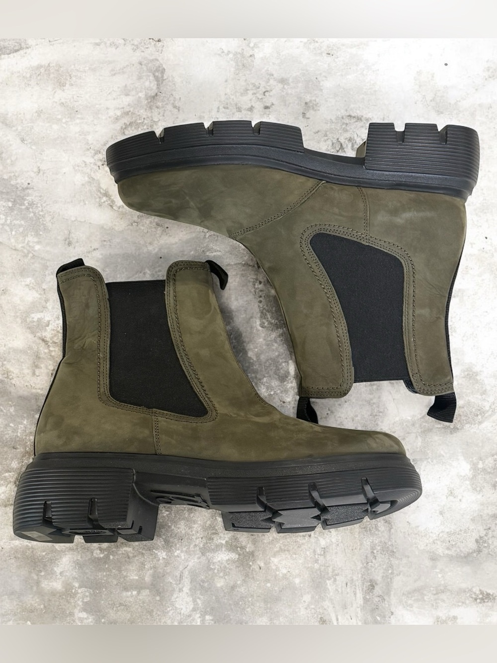 NWOT! Paul Green Lug Sole Pull-On Chelsea Boots in Olive Nubuck